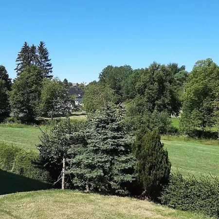 Appartement Secluded Holiday In Near Lake, City Centre Hallschlag
